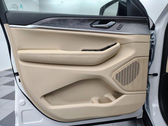 new 2025 Jeep Grand Cherokee car, priced at $48,229