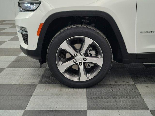 new 2025 Jeep Grand Cherokee car, priced at $48,229