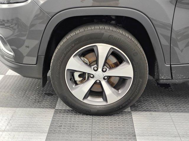 used 2022 Jeep Cherokee car, priced at $25,588
