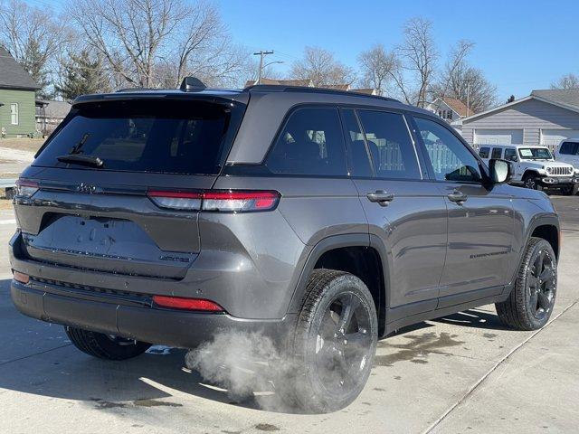 new 2025 Jeep Grand Cherokee car, priced at $44,676