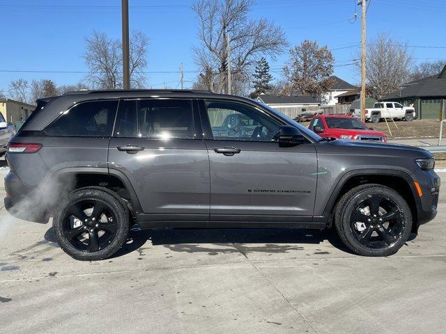 new 2025 Jeep Grand Cherokee car, priced at $44,676