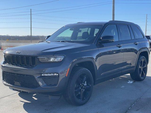 new 2025 Jeep Grand Cherokee car, priced at $44,676