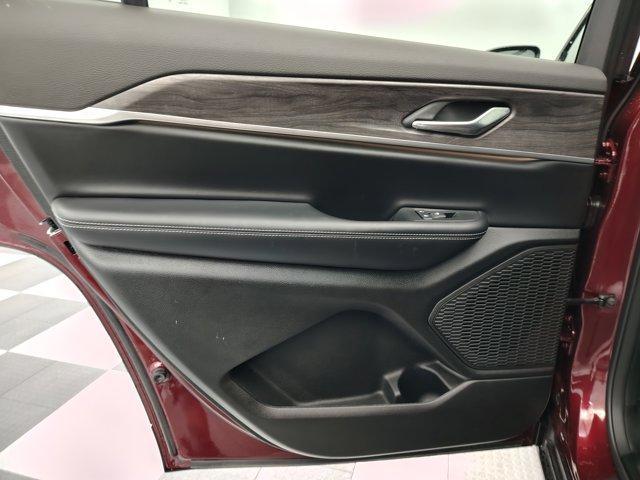 new 2025 Jeep Grand Cherokee L car, priced at $43,633