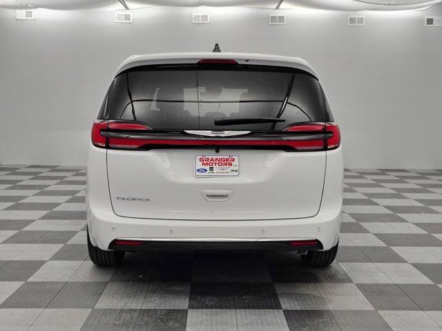 new 2026 Chrysler Pacifica car, priced at $40,093