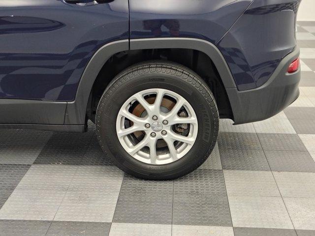 used 2015 Jeep Cherokee car, priced at $11,988