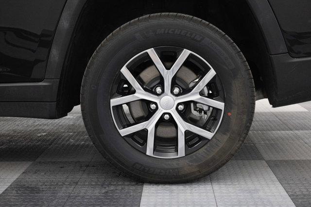 new 2025 Jeep Grand Cherokee L car, priced at $43,066