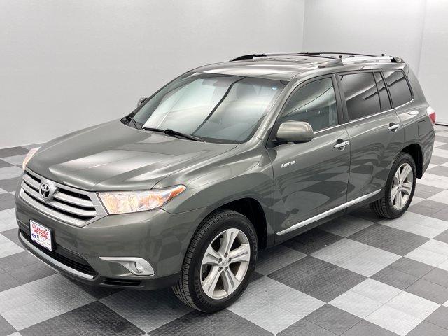 used 2013 Toyota Highlander car, priced at $17,488