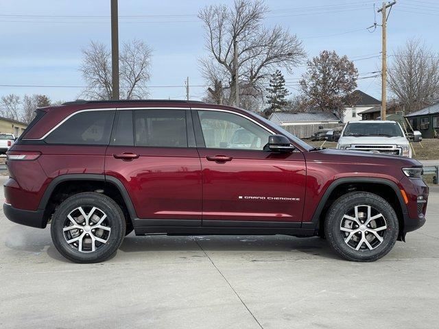 new 2025 Jeep Grand Cherokee car, priced at $40,983