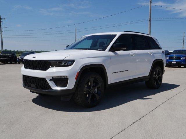 new 2024 Jeep Grand Cherokee car, priced at $45,180