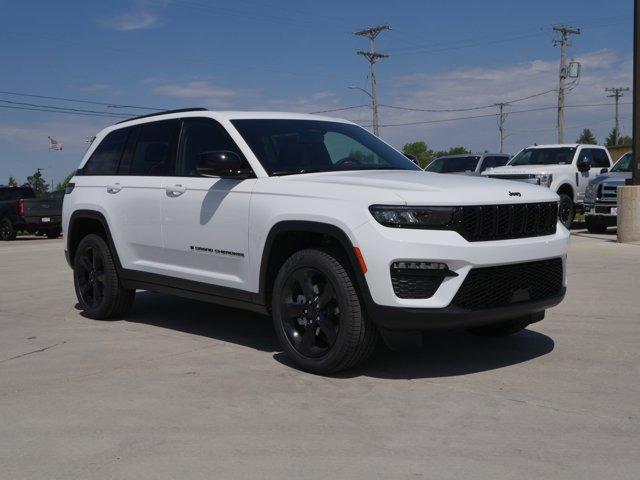 new 2024 Jeep Grand Cherokee car, priced at $47,945