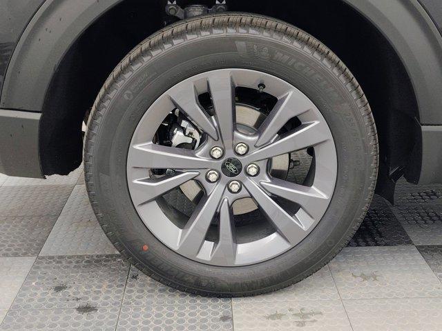 new 2025 Ford Explorer car, priced at $45,366