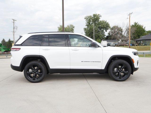 new 2025 Jeep Grand Cherokee car, priced at $45,171