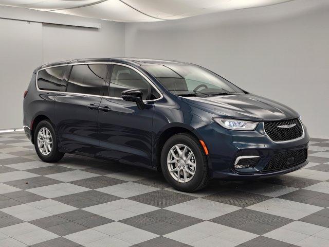 new 2025 Chrysler Pacifica car, priced at $39,250