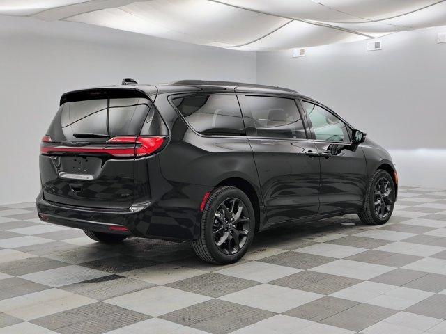 new 2026 Chrysler Pacifica car, priced at $44,770
