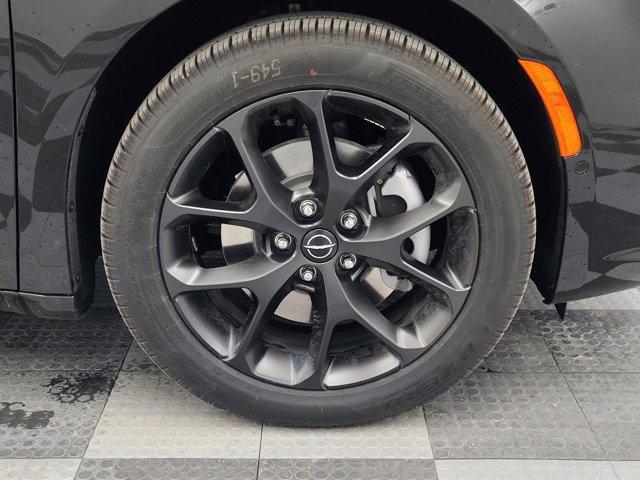 new 2026 Chrysler Pacifica car, priced at $44,770