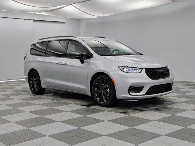 new 2026 Chrysler Pacifica car, priced at $41,331