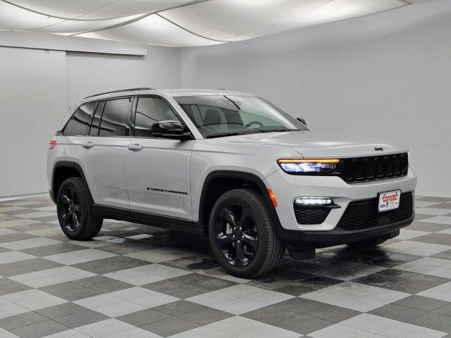 new 2025 Jeep Grand Cherokee car, priced at $38,241
