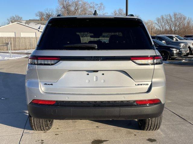 new 2025 Jeep Grand Cherokee car, priced at $43,626