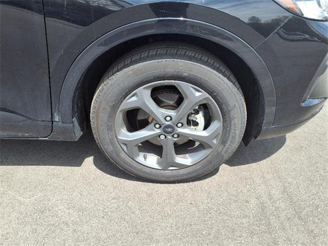 used 2023 Ford Escape car, priced at $25,880