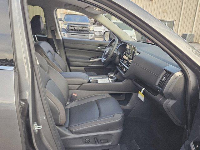new 2025 Nissan Pathfinder car, priced at $41,036