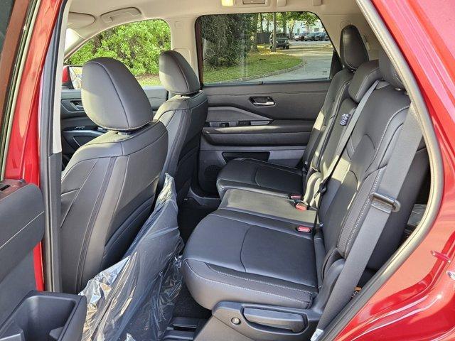 new 2025 Nissan Pathfinder car, priced at $40,105