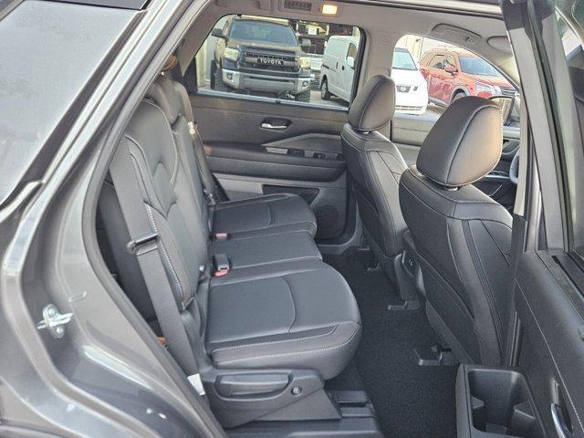 new 2025 Nissan Pathfinder car, priced at $41,026