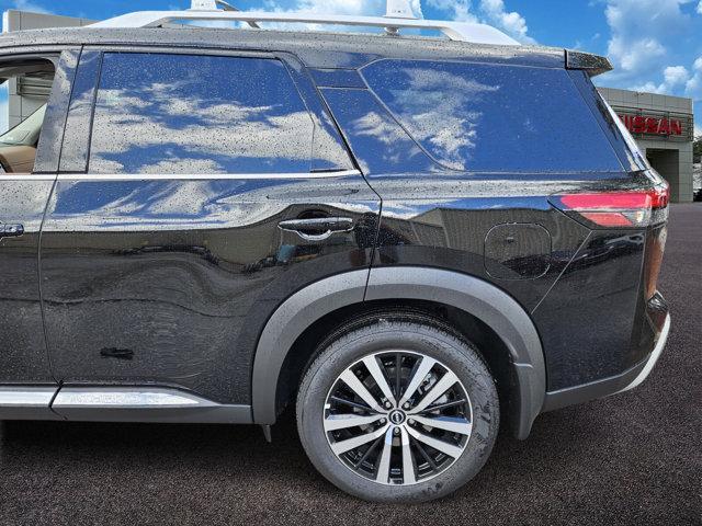 new 2025 Nissan Pathfinder car, priced at $48,019