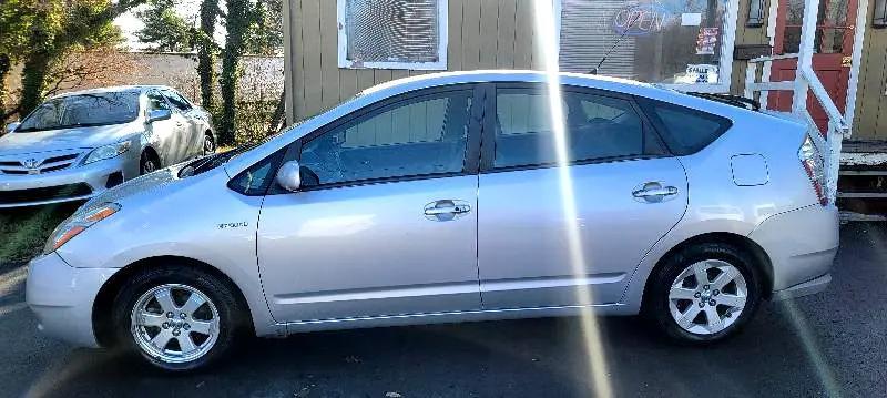 used 2008 Toyota Prius car, priced at $5,800