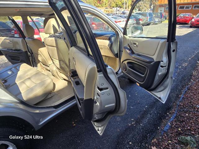 used 2002 Toyota Highlander car, priced at $3,995