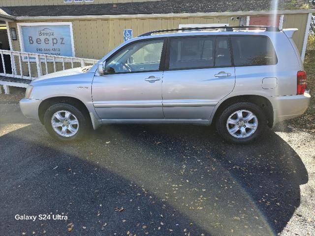 used 2002 Toyota Highlander car, priced at $3,995