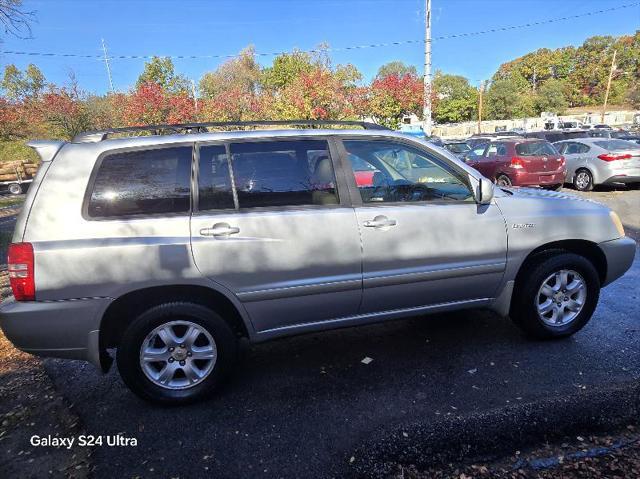 used 2002 Toyota Highlander car, priced at $3,995