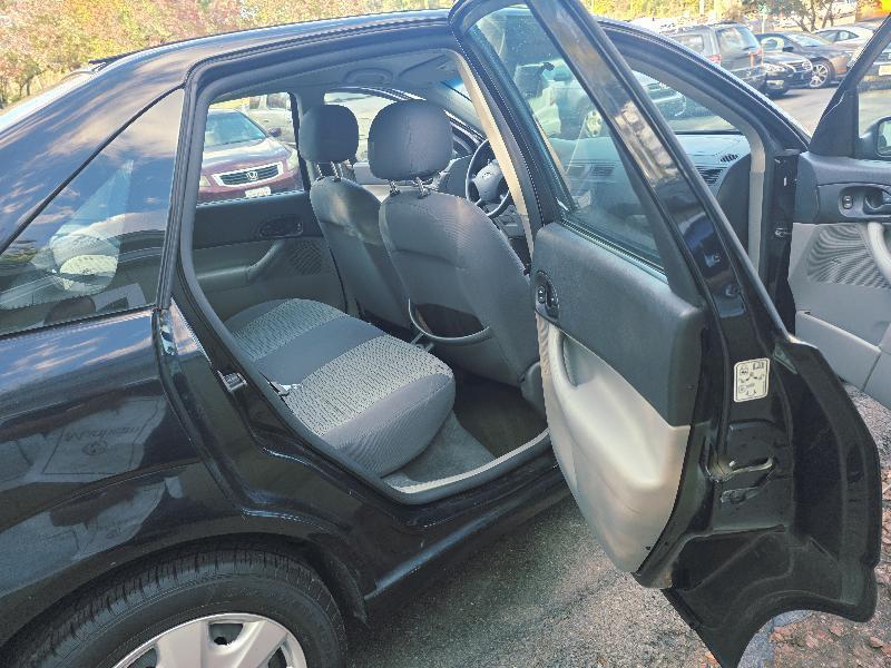 used 2007 Ford Focus car, priced at $4,100