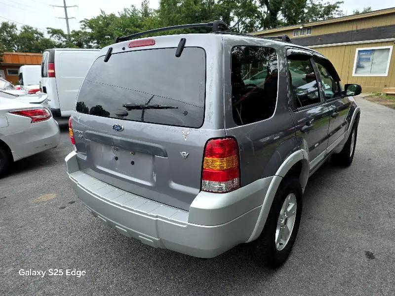 used 2007 Ford Escape car, priced at $3,900