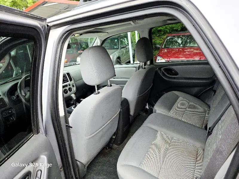 used 2007 Ford Escape car, priced at $3,900