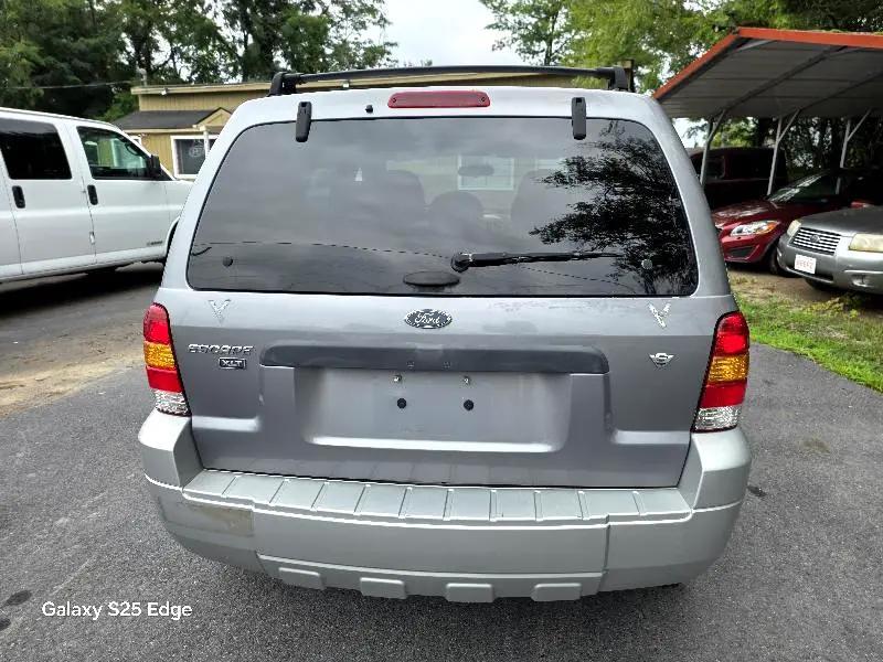 used 2007 Ford Escape car, priced at $3,900