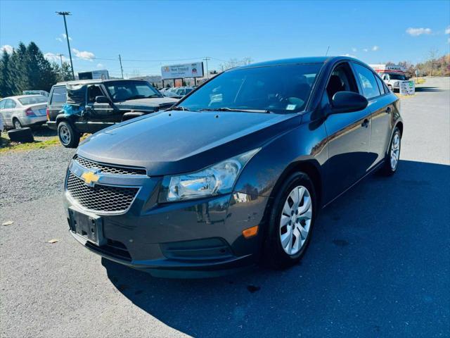 used 2014 Chevrolet Cruze car, priced at $8,999