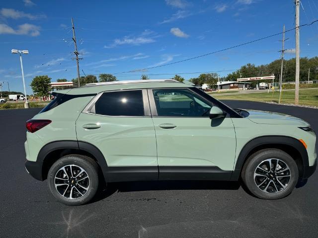 new 2025 Chevrolet TrailBlazer car, priced at $29,580