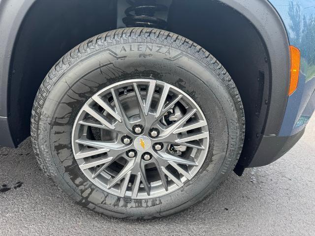 new 2025 Chevrolet Traverse car