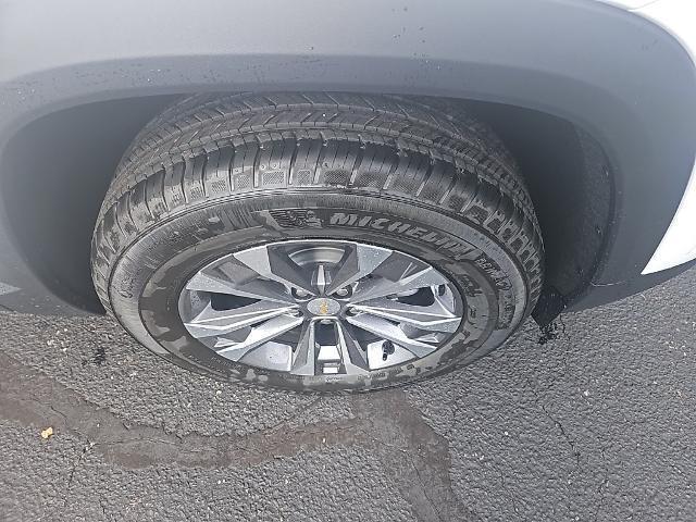 new 2026 Chevrolet Equinox car, priced at $33,910