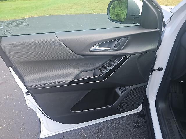 new 2026 Chevrolet Equinox car, priced at $33,910