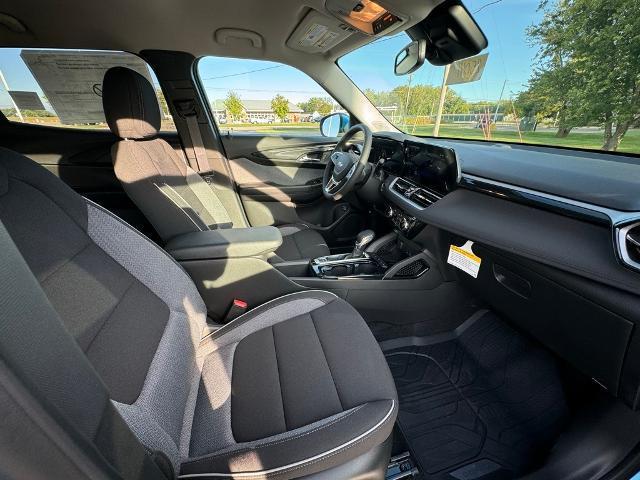 new 2025 Chevrolet TrailBlazer car, priced at $30,720