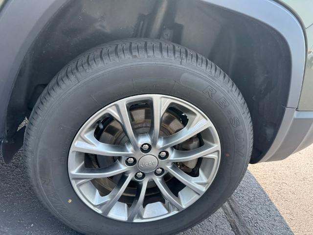 used 2019 Jeep Cherokee car, priced at $16,220