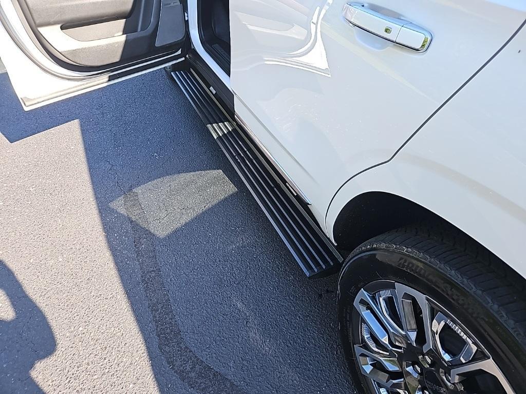 used 2024 GMC Yukon car, priced at $80,741