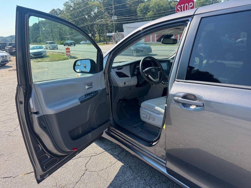 used 2018 Toyota Sienna car