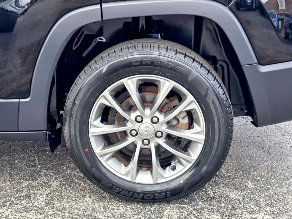 used 2019 Jeep Cherokee car, priced at $15,700