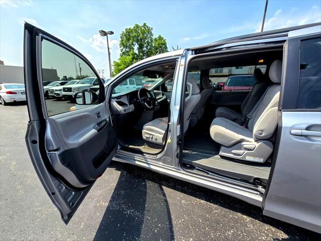 used 2018 Toyota Sienna car