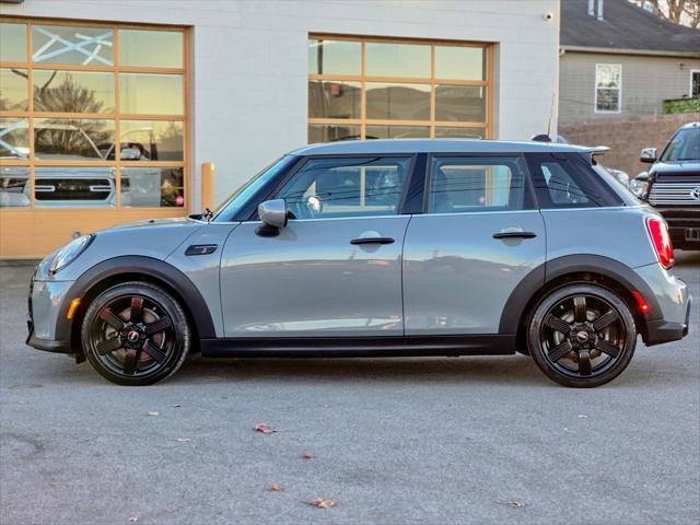 used 2022 MINI Hardtop car, priced at $26,800