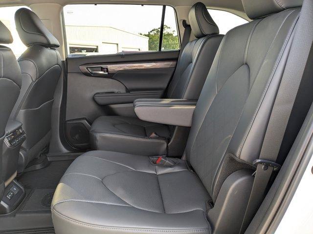 used 2024 Toyota Highlander car, priced at $51,900
