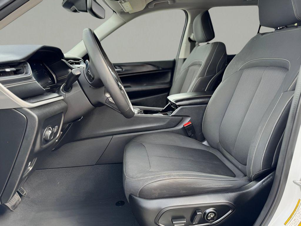 used 2023 Jeep Grand Cherokee car, priced at $23,777