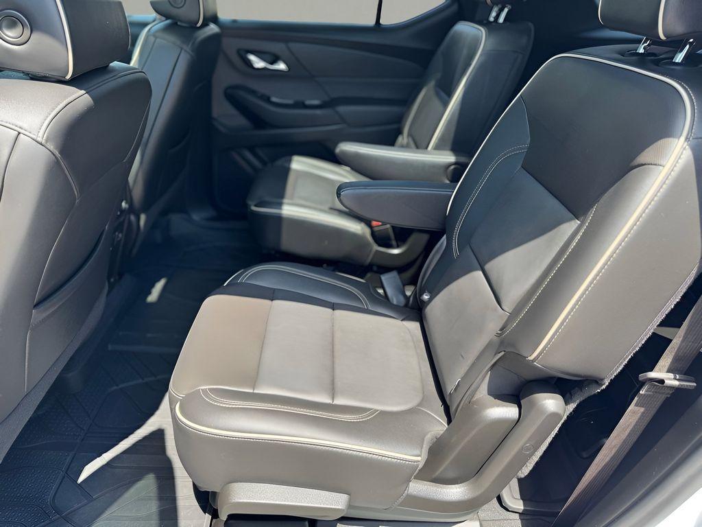 used 2023 Chevrolet Traverse car, priced at $33,985